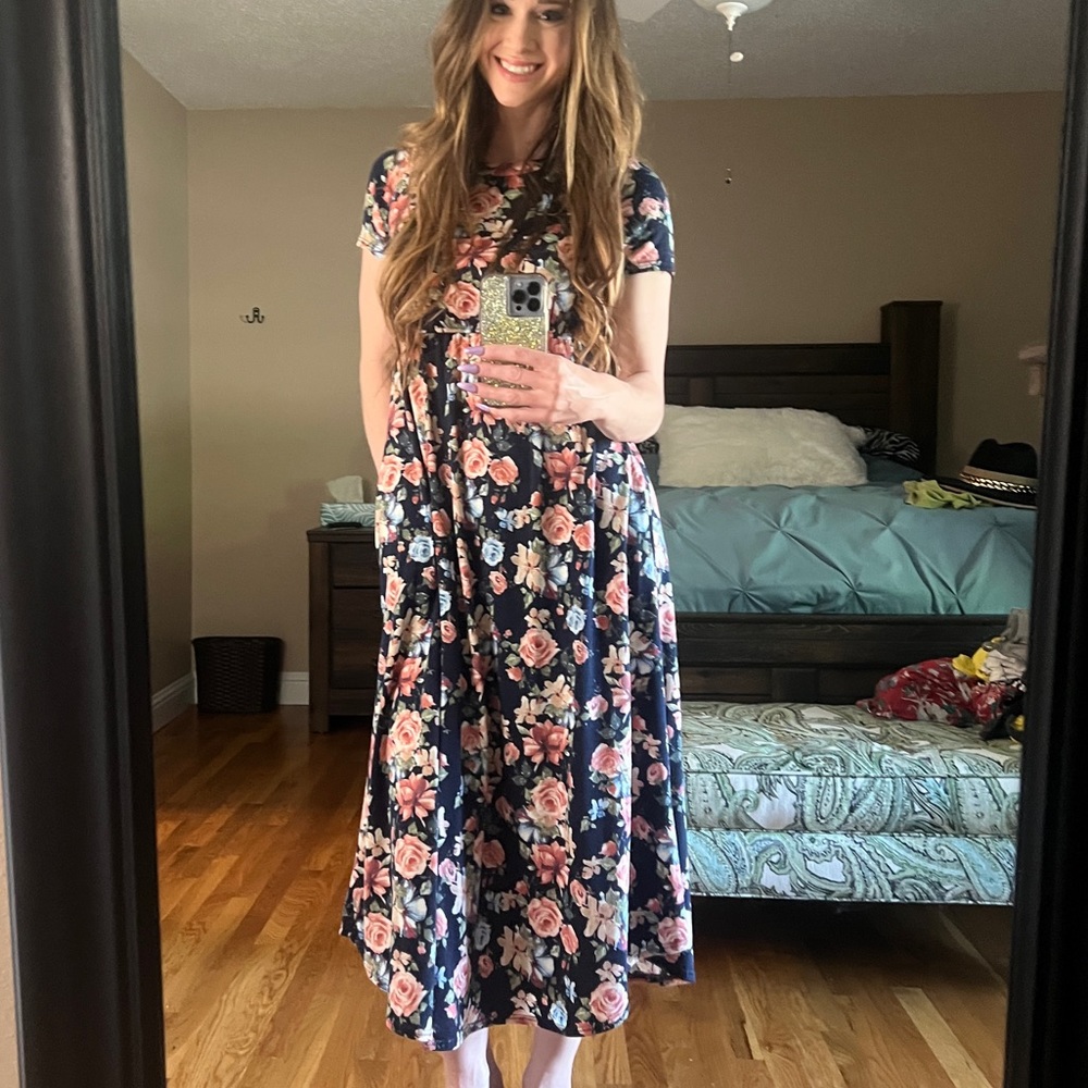 Kiki Larue floral midi length dress size small